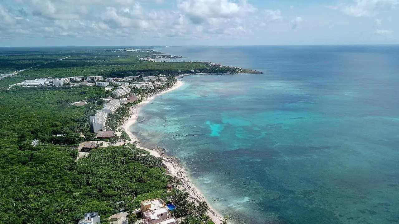 Amazing 2 Bedrooms Condo With Pool Facilities, Balcony And High Speed Internet Akumal